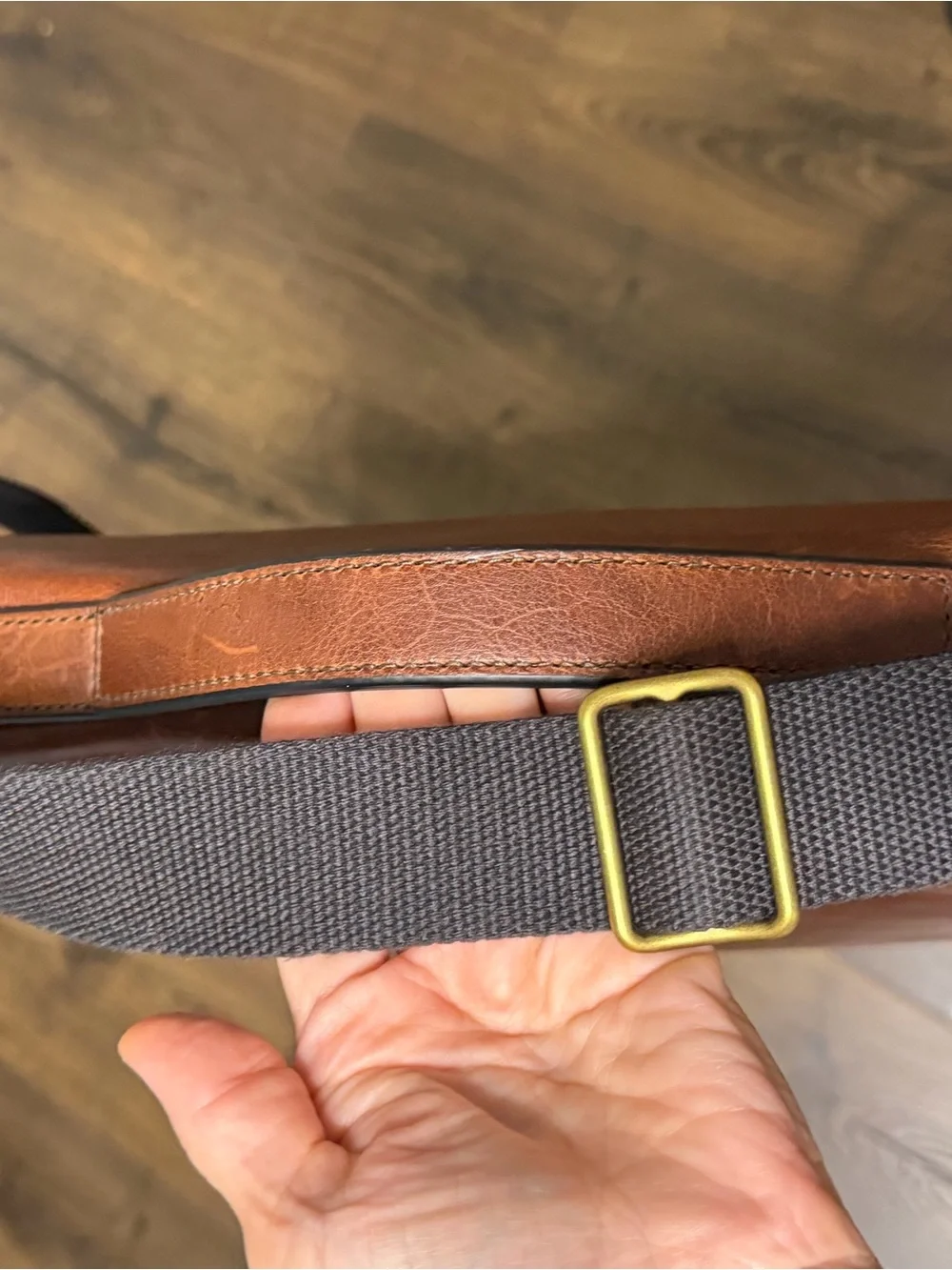 Fossil Brown Leather laptop Messenger Bag with Embossed Logo New